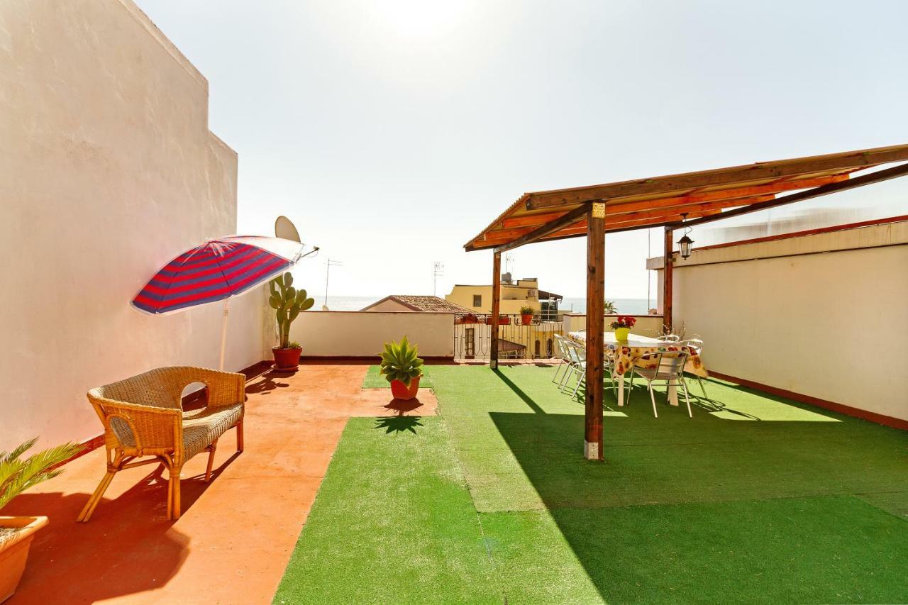 גיארדיני נאקסוס Seaview Terrace Sunny Apartment מראה חיצוני תמונה